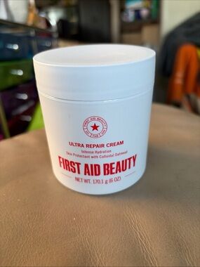 First Aid Beauty Ultra Repair Cream 170g (6 oz).  New Sealed!